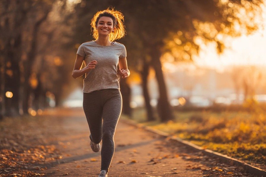 Começar o dia com uma corrida é um ótimo passo para transformar sua saúde e disposição.