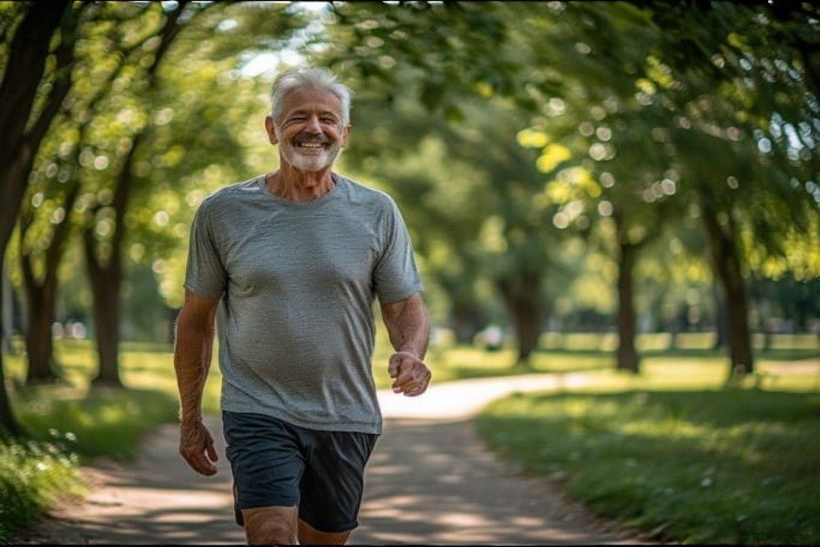 Mexer o corpo com carinho é o primeiro passo para articulações mais felizes.