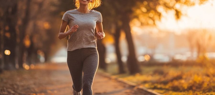 Começar o dia com uma corrida é um ótimo passo para transformar sua saúde e disposição.