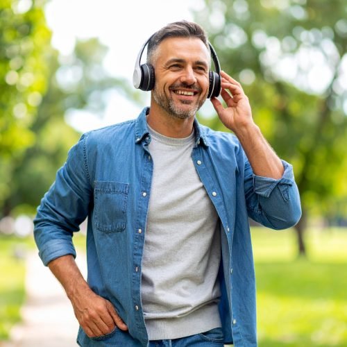 Caminhar com uma boa música: o primeiro passo pra um estilo de vida saudável!