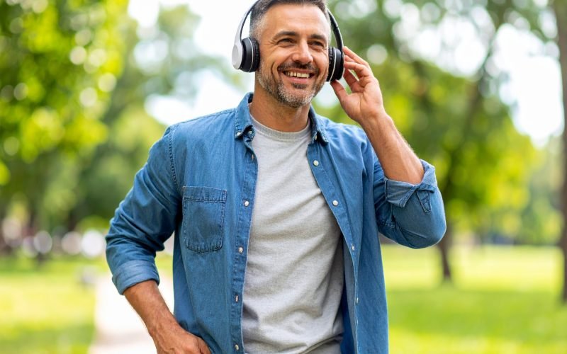 Caminhar com uma boa música: o primeiro passo pra um estilo de vida saudável!